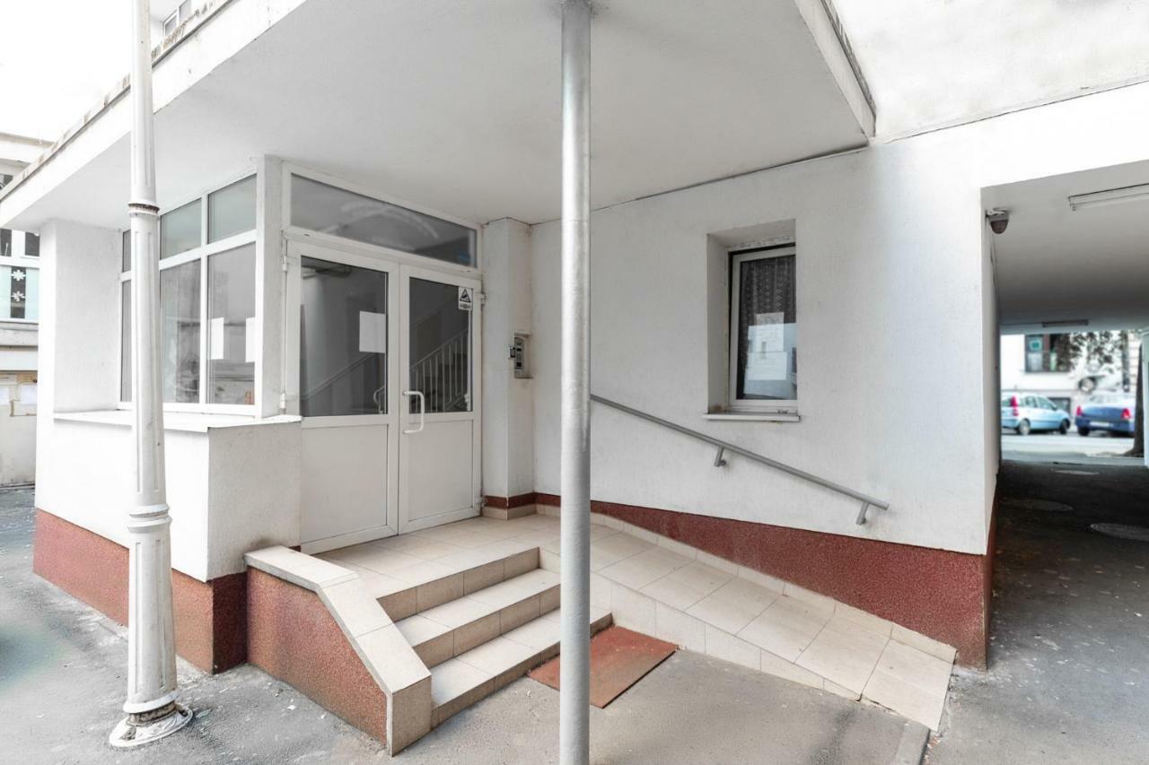 Qult - Up In The Sky Apartment Bucharest Luaran gambar